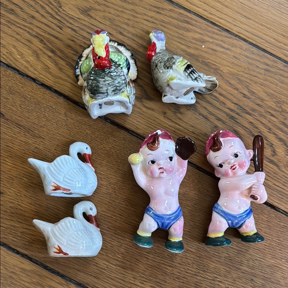 Salt‎ & Pepper Shaker Bundle Turkey Baseball Swans Collectables Vintage Japan